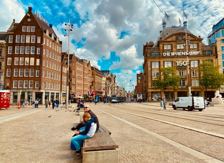 Guida al deposito bagagli di Dam Square 2024